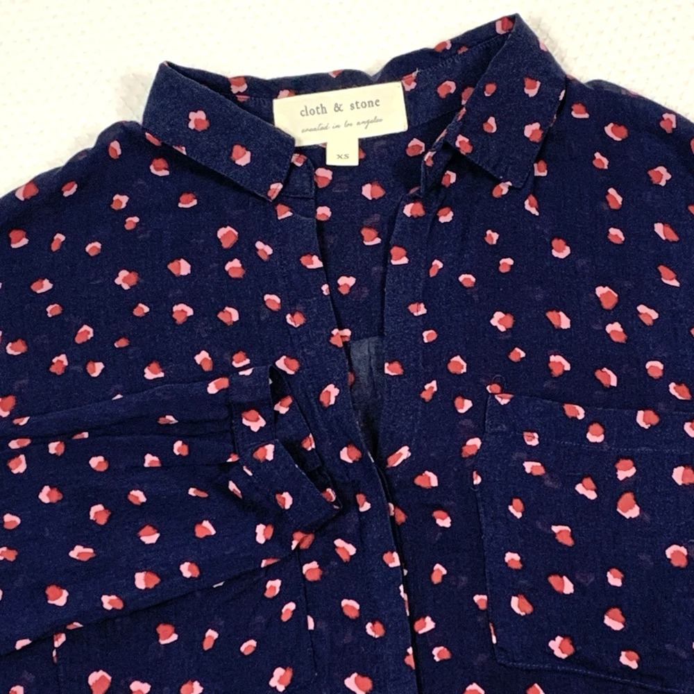 Cloth & Stone Geometric Print Button Up Shirt Womens XS Blue Red Hi-Low Hem